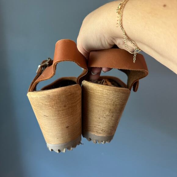 MIA Brown Leather Clogs - Picture 4 of 6